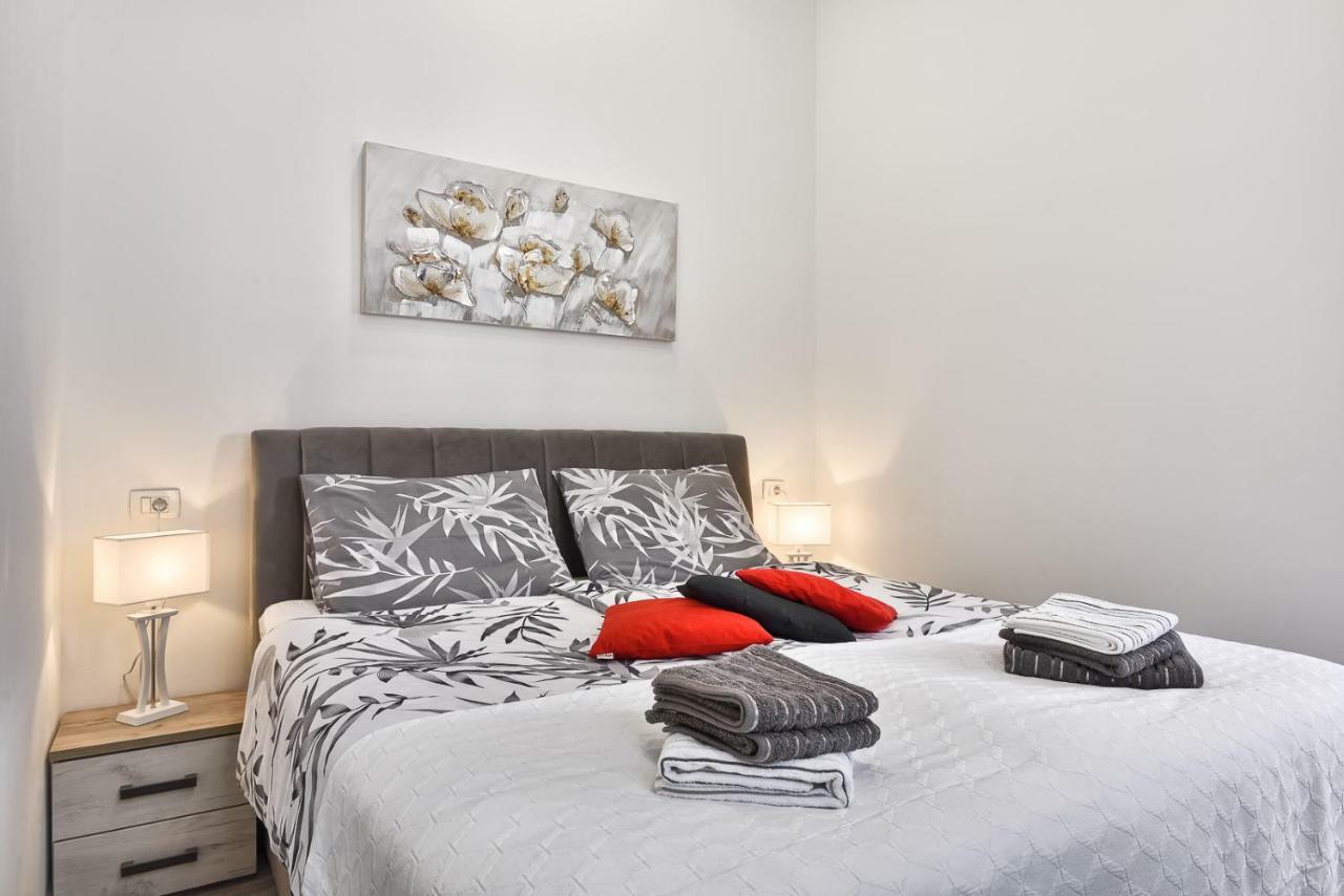 Apartment 20M From Arena Pula Dış mekan fotoğraf